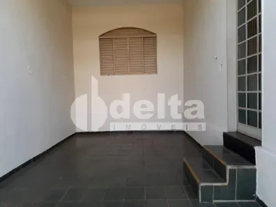 Casa com 3 Quartos à venda, 300m² no Brasil, Uberlândia