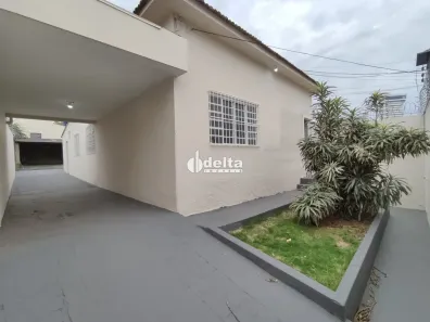 Casa com 3 Quartos para alugar, 140m² no Cazeca, Uberlândia