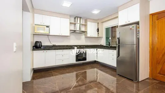 Sobrado com 3 Quartos para alugar, 180m² no Cidade Industrial, Curitiba