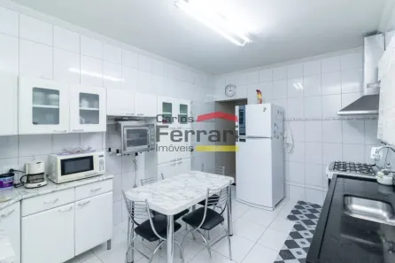 Sobrado com 2 Quartos para venda ou aluguel, 167m² no Vila Zat, São Paulo