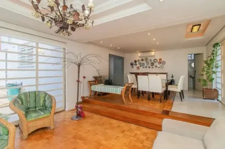 Casa com 3 Quartos para alugar, 233m² no Três Figueiras, Porto Alegre