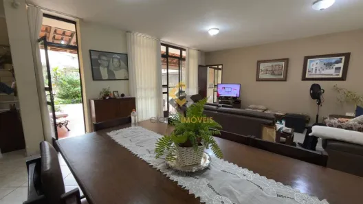 Casa com 5 Quartos à venda, 299m² no São José, Belo Horizonte