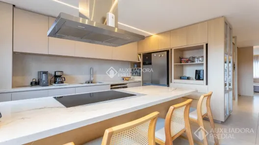 Casa com 3 Quartos à venda, 210m² no Chácara das Pedras, Porto Alegre