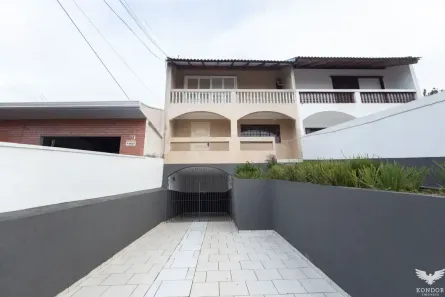 Sobrado com 3 Quartos para alugar, 150m² no São Braz, Curitiba