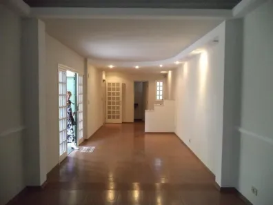 Casa com 3 Quartos para alugar, 200m² no Jardim Paulistano, São Paulo