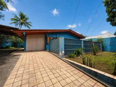 Casa com 3 Quartos para alugar, 236m² no Caxingui, São Paulo