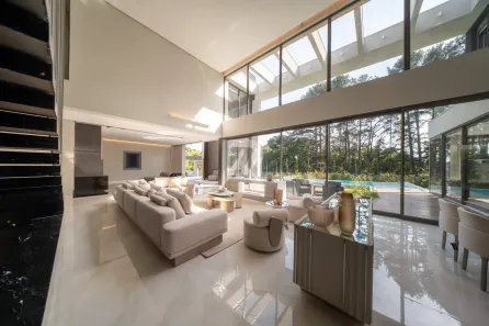 Casa com 5 Quartos à venda, 630m² no Orleans, Curitiba