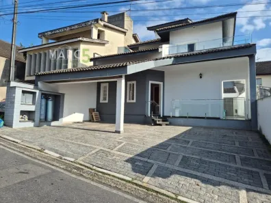 Casa de Condomínio com 3 Quartos para alugar, 227m² no Jardim das Cerejeiras, Arujá
