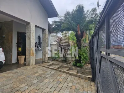 Casa com 3 Quartos à venda, 484m² no Vila Camargo, Bauru