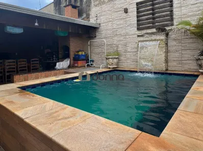 Casa com 3 Quartos à venda, 137m² no Vila Militar, Uberaba