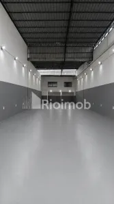 Galpão/Depósito/Armazém para alugar, 350m² no Jacarepaguá, Rio de Janeiro