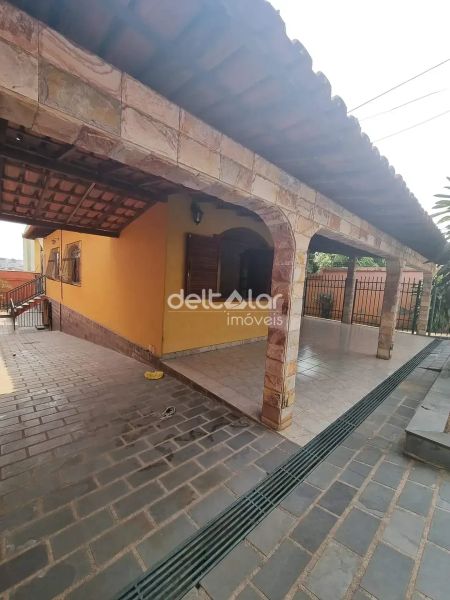 Casa com 3 quartos — Floramar, Belo Horizonte