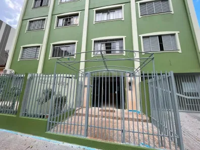 Apartamento com 2 Quartos para alugar, 60m² no Zona 07, Maringá