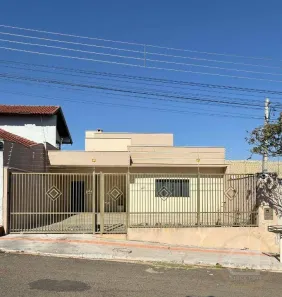 Casa com 3 Quartos à venda, 142m² no Jardim Planalto, Londrina