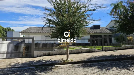 Casa com 3 Quartos à venda, 300m² no Nossa Senhora de Lourdes, Santa Maria