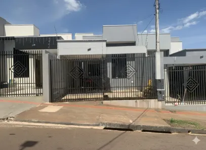 Casa com 2 Quartos à venda, 83m² no Conjunto Habitacional José Garcia Molina, Londrina