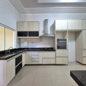 Casa com 3 Quartos à venda, 300m² no Jardim Patrícia, Uberlândia