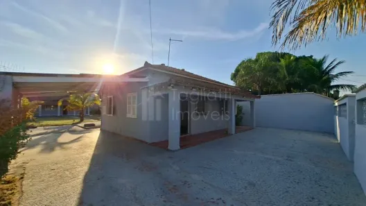 Casa com 5 Quartos para alugar, 360m² no Coqueiral, Araruama