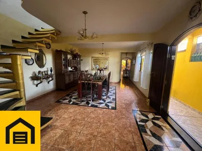 Sobrado com 4 Quartos à venda, 375m² no Jardim Itapark, Mauá