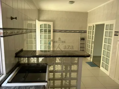 Casa de Condomínio com 3 Quartos à venda, 133m² no Jardim Califórnia, Jacareí