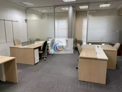 Sala Comercial para alugar, 135m² no Vila Cordeiro, São Paulo