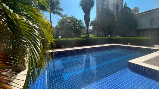 Sobrado com 7 Quartos para alugar, 900m² no Santa Rosa, Cuiabá