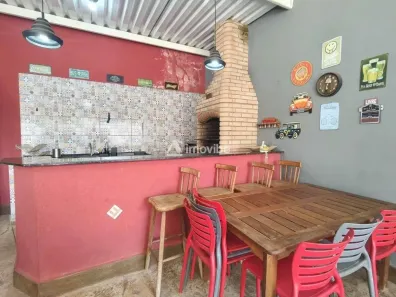 Sobrado com 3 Quartos à venda, 210m² no Parque Novo Mundo, Americana