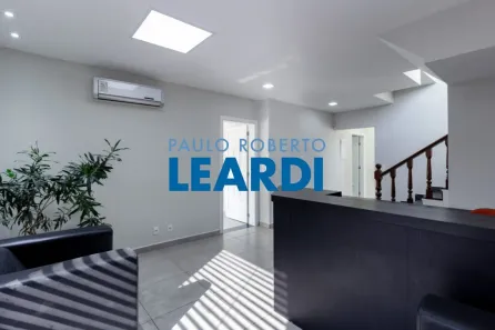 Casa com 9 Quartos para alugar, 420m² no Pacaembu, São Paulo