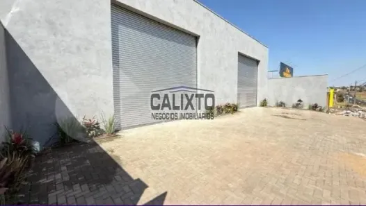 Galpão/Depósito/Armazém à venda, 295m² no Jardim Holanda, Uberlândia