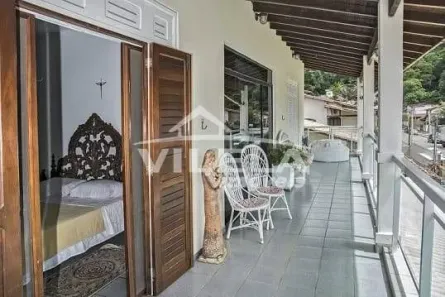 Casa com 4 Quartos à venda, 445m² no Jardim Califórnia, Caraguatatuba