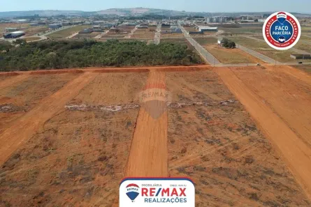 Lote/Terreno à venda, 210m² no Planalto, Patos de Minas