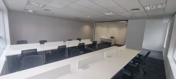 Sala Comercial para alugar, 136m² no Cidade Monções, São Paulo