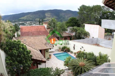 Casa com 3 Quartos à venda, 401m² no Vila Petrópolis, Atibaia