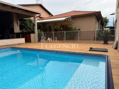Casa com 3 Quartos para venda ou aluguel, 380m² no Jardim Shangri-la A, Londrina