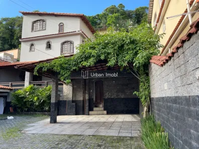 Casa com 5 Quartos à venda, 220m² no Retiro, Volta Redonda