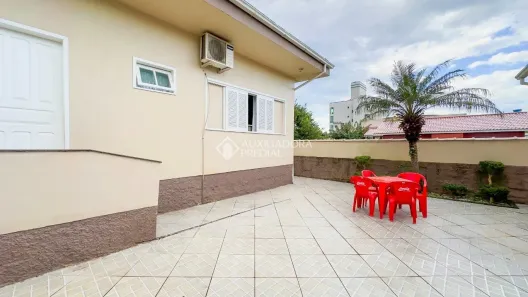 Casa com 4 Quartos à venda, 115m² no Centro, Imbituba