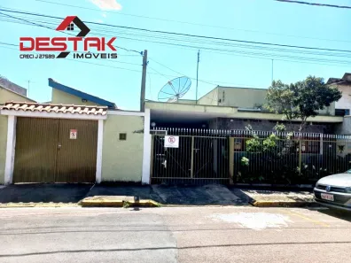 Casa com 4 Quartos para alugar, 283m² no Vila Vianelo, Jundiaí