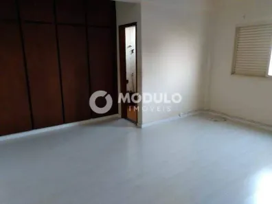 Apartamento com 4 Quartos para alugar, 153m² no Lídice, Uberlândia
