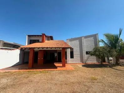 Casa com 4 Quartos para alugar, 160m² no Jardim Celeste, Sinop