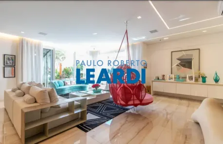 Casa de Condomínio com 5 Quartos à venda, 500m² no Jardim Petrópolis, São Paulo