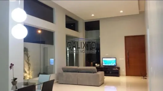 Casa de Condomínio com 3 Quartos à venda, 210m² no Laranjeiras, Uberlândia
