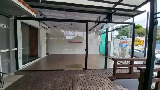 Ponto Comercial para alugar, 76m² no Coqueiros, Florianópolis