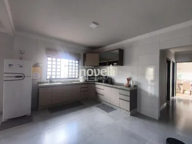 Casa com 4 Quartos à venda, 172m² no Conjunto Habitacional Karina, Maringá