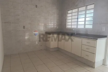 Prédio Comercial com 2 Quartos para alugar, 67m² no Taboão, Bragança Paulista