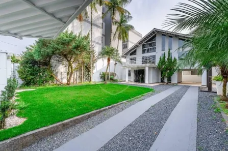 Casa com 3 Quartos para alugar, 279m² no Velha, Blumenau