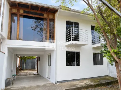 Casa com 3 Quartos para alugar, 150m² no Madri, Palhoça