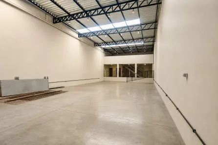 Galpão/Depósito/Armazém para alugar, 350m² no Centro, Botucatu