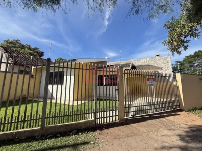 Casa com 2 Quartos para alugar, 70m² no Loteamento Madrid, Maringá
