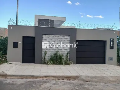 Casa com 3 Quartos à venda, 180m² no Ibituruna, Montes Claros