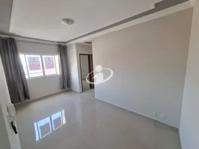 Apartamento com 2 Quartos para alugar, 48m² no Segismundo Pereira, Uberlândia